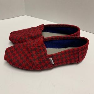 Tom’s Red/Black Houndstooth Women’s Sz 9.5